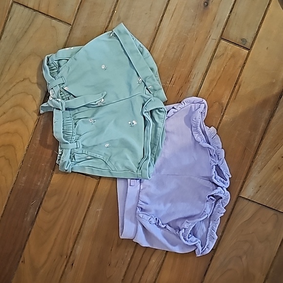 OshKosh B'gosh Other - LOT of 2 shorts 12mo & 18mo